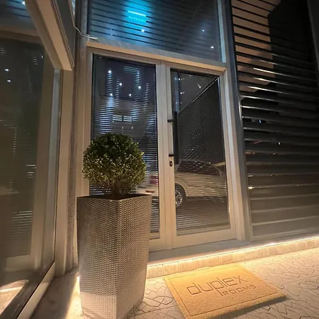 Duplex ホテル 3*